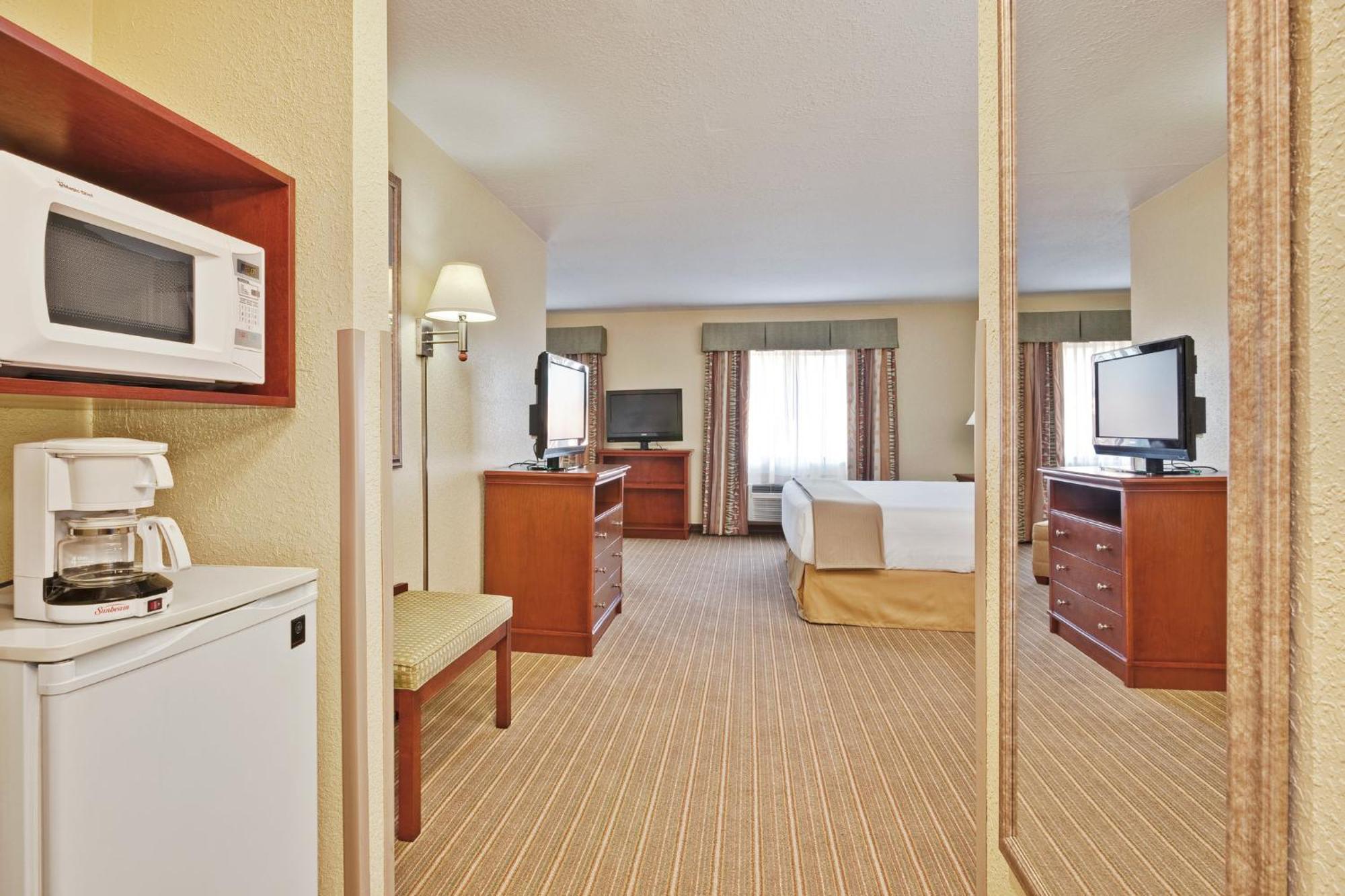 Holiday Inn Express Winfield - Teays Valley By Ihg Hurricane Exterior photo