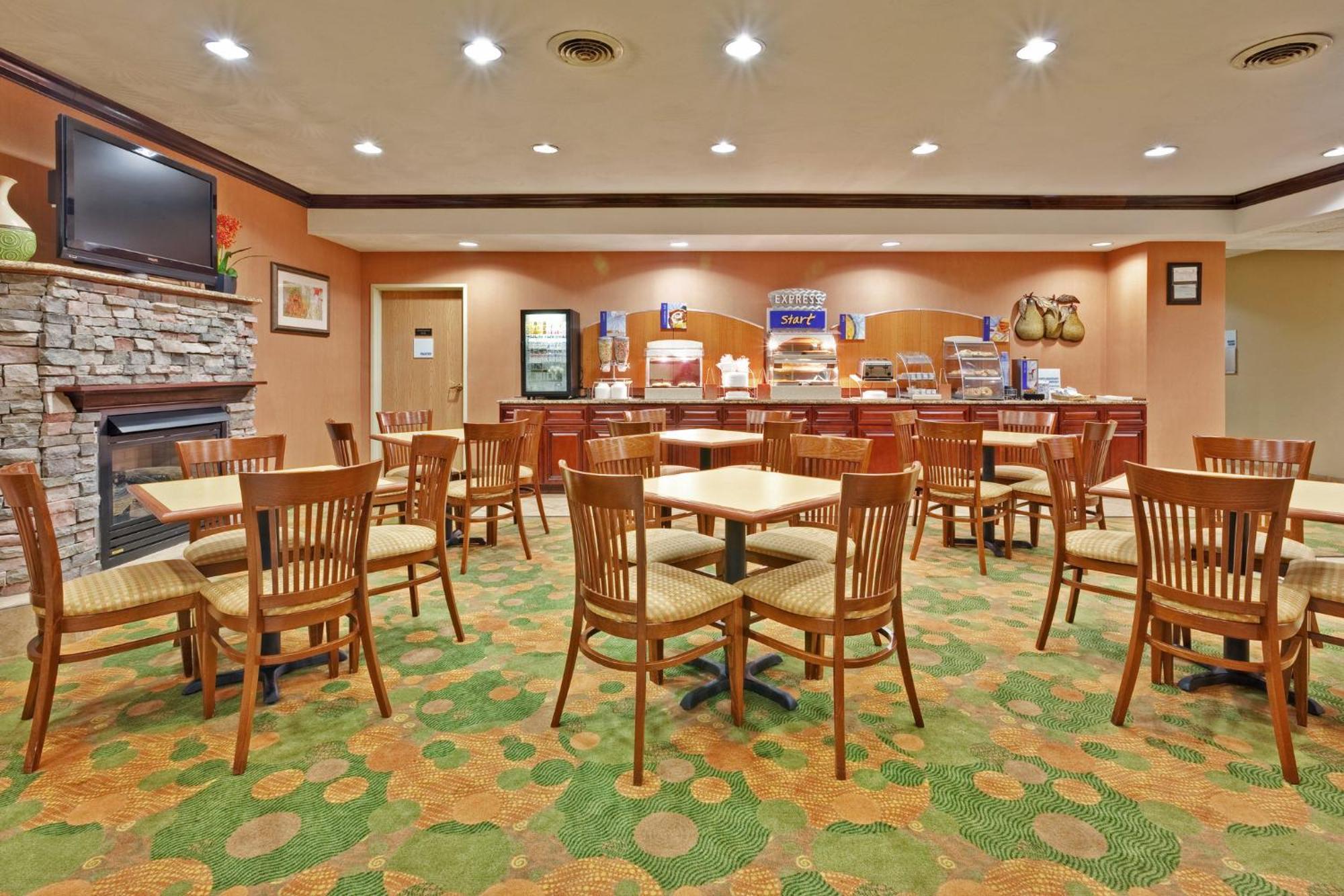 Holiday Inn Express Winfield - Teays Valley By Ihg Hurricane Exterior photo